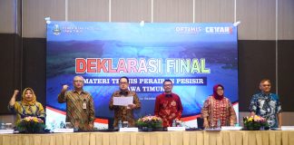 Sekdaprov Jatim Adhy Karyono Pimpin Deklarasi Final Materi Teknis Perairan Pesisir Jatim Politik dan Pemerintahan