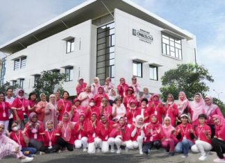 Semangat sehat dan ceria dari Komunitas Survivor Kanker Payudara Surabaya dalam Merayakan Bulan Peduli Kanker Payudara RS Onkologi Surabaya