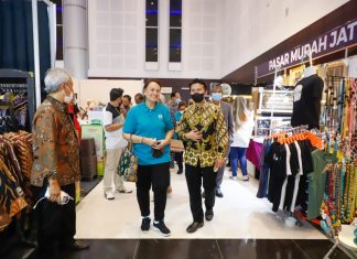 Ajak Delegasi EAROPH ke Jatim Fair, Wagub Emil: Mereka Kagum dengan Keunikan Motif Batik Jawa Timur Jatim Fair 2022