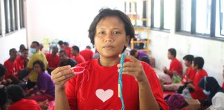 Pemkot Surabaya Latih ODGJ Liponsos Buat Handycraft Pemkot Surabaya