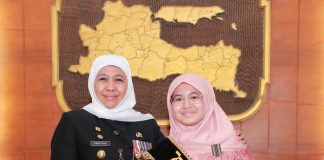 Si Jenius Cleona Terima Lencana Emas Jer Basuki Bawa Beya, Gubernur Khofifah: Semoga Menjadi Game Changer Asal Jatim Gubernur Jawa Timur
