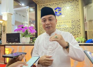 Wali Kota Eri Cahyadi Pantau Pelayanan di Kelurahan dan Kecamatan Lewat CCTV Wali Kota Surabaya