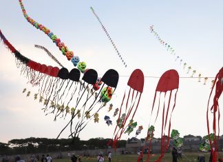 Surabaya Kite Festival 2022 Kembali Digelar, Sempat Terhenti di Hari Pertama Akibat Cuaca Buruk