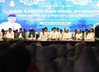 Hadiri Malam Tasyakuran Hari Santri Nasional 2022 di Kantor PCNU, Wali Kota Eri Cahyadi Gagas “Majelis Santri Surabaya”