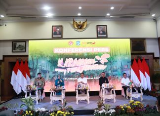 Semarak “Karnaval nang Tunjungan”, Wali Kota Eri Cahyadi Ajak Masyarakat Populerkan Batik Surabaya Karnaval Nang Tunjungan