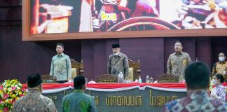 Sampaikan Jawaban Eksekutif Atas Pandangan Umum Fraksi-Fraksi Terhadap Raperda APBD Jatim 2023, Wagub Emil : Maksimalkan Untuk Sektor Pendidikan dan Kesehatan Emil Dardak