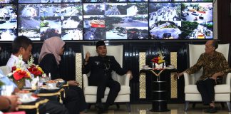 Bahas Raperda Bersama Tim Cagar Budaya, Wali Kota Eri Ingin Bangunan Kuno di Surabaya Dikategorikan Secara Tematik Eri Cahyadi