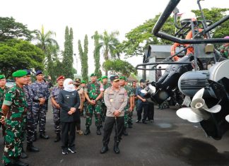 Pimpin Apel Kesiapsiagaan Bencana bersama Forkopimda, Ini Lima Arahan Gubernur Khofifah Hadapi Cuaca Ekstrem di Jatim Gubernur Jawa Timur