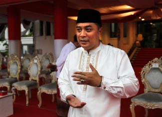 Wali Kota Eri Cahyadi Sampaikan Belasungkawa Atas Tragedi di Stadion Kanjuruhan Wali Kota Surabaya Eri Cahyadi
