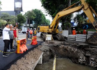 Atasi Genangan, Wali Kota Eri Cahyadi Imbau Setiap Rumah Bangun Saluran Eri Cahyadi