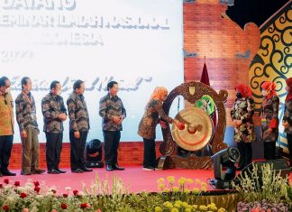 Buka Kongres XV dan Seminar Ilmiah Nasional IPI, Gubernur Khofifah Ajak Pustakawan Percepat Perubahan Ekosistem Digital Gubernur Jawa Timur