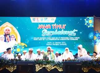 ‘Tabarruk’ Lewat Jatim Bersholawat Bersama Habib Syech, Gubernur Khofifah Optimis Gravitasi Sholawat Jadi Ikhtiar Wujudkan Jatim Bangkit Jawa Timur