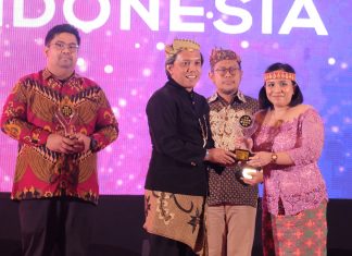 Pemkot Surabaya Raih 3 Penghargaan PR Indonesia, Wali Kota Eri Cahyadi Pemimpin Terpopuler di Medsos Wali Kota Surabaya