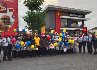 McDonald’s Indonesia Ajak Karyawan Berkegiatan Sosial dan Berbagi Kebahagiaan dengan Komunitas Sekitar Restoran Mc Donald Indonesia