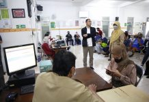 Cek Layanan Kesehatan di Puskesmas, Wali Kota Eri Cahyadi: Sistem Antrean Harus Dibenahi! Puskesmas Surabaya