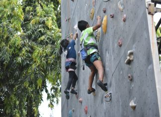 370 Atlet Panjat Tebing Seluruh Indonesia Bertanding di Kejurnas Piala Wali Kota Surabaya 2022 Wali Kota Surabaya