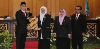 Seluruh Fraksi DPRD Setujui Raperda APBD Surabaya Tahun 2023 Wali Kota Surabaya