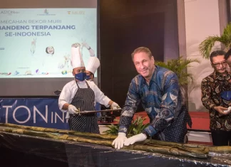 ASTON Inn Gresik Pecahkan Rekor MURI, Pepes Bandeng Terpanjang Se-Dunia dan Se-Indonesia Aston Inn Gresik