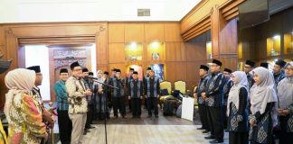 Sekdaprov Jatim Adhy Karyono Lepas 26 Kafilah MTQ Korpri Jatim Menuju MTQ Korpri Nasional di Sumbar MTQ Nasional