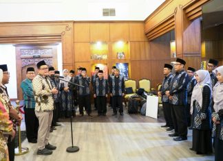 Sekdaprov Jatim Adhy Karyono Lepas 26 Kafilah MTQ Korpri Jatim Menuju MTQ Korpri Nasional di Sumbar MTQ Nasional