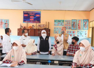 Wujudkan Target 100 Persen, Gubernur Khofifah Luncurkan Gerakan Akselerasi Implementasi Kurikulum Merdeka (IKM) Mandiri Gubernur Jawa Timur