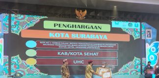 Puncak Peringatan Hari Kesehatan Nasional 2022 Jatim, Pemkot Surabaya Boyong 3 Penghargaan Sekaligus Surabaya Raya