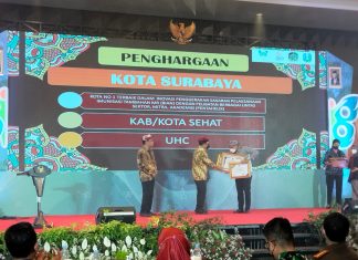 Puncak Peringatan Hari Kesehatan Nasional 2022 Jatim, Pemkot Surabaya Boyong 3 Penghargaan Sekaligus Surabaya Raya