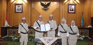 APBD Surabaya 2023 Disahkan Sebesar Rp 11,2 Triliun Tepat di Hari Pahlawan Surabaya Raya