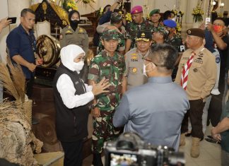Pangdam V/Brawijaya Bersama Pejabat Forkopimda Jatim Tinjau Langsung Pelaksanaan Pengamanan Natal Tahun 2022 Pangdam V/Brawijaya
