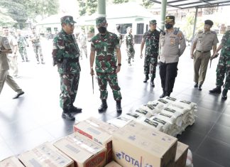 Pangdam V/Brawijaya Tinjau Langsung Lokasi Bencana dan Pengungsi Pasca Erupsi Gunung Semeru di Kabupaten Lumajang Erupsi Gunung Semeru