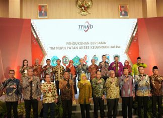 Rapat Koordinasi Daerah TPAKD Se-Jatim Tahun 2022 dan Pengukuhan 7 Tim Percepatan Akses Keuangan Daerah di Jatim OJK Surabaya