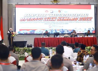 Forkopimda Jatim Gelar Rakor Persiapan Nataru 2022, Gubernur Khofifah Pastikan Kesiapan Seluruh Elemen Jaga Keamanan, Kenyamanan, Kesehatan dan Keselamatan Masyarakat Gubernur Jawa Timur