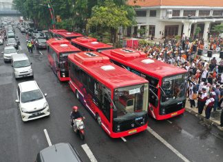 Pertama di Indonesia, Wali Kota Eri Cahyadi bersama Kemenhub Launching Bus Listrik di Surabaya Bis Listrik Suroboyo