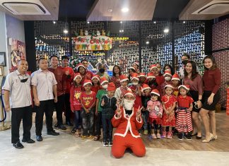 Merayakan Natal Bersama Panti Asuhan Dorkas Di Favehotel Sidoarjo FaveHotel Sidoarjo