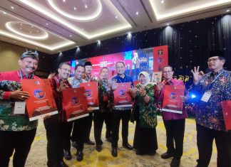 Surabaya Terima Penghargaan Kota Peduli HAM, Ini Parameter Penilaiannya Wali Kota Surabaya