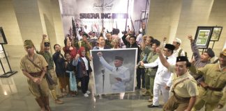 Pemberian Penghargaan Pelaku Ekonomi Kreatif, Wali Kota Eri Cahyadi tegaskan kalau Surabaya Gudangnya Orang Bertalenta Surabaya Raya