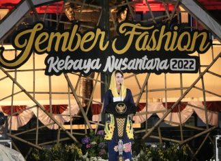 Arumi Bachsin Buka Jember Fashion Kebaya Nusantara, Salah Satu Upaya Lestarikan Warisan Budaya Bangsa Indonesia Arumi Bachsin