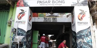 Pasar Bong Dijadikan Night Shopping, Pedagang Kerja Bakti di Program “Surabaya Bergerak” Pasar Bong Surabaya