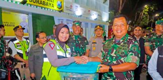 Pangdam V/Brawijaya bersama Gubernur Jawa Timur dan Kapolda Jatim Melaksanakan Patroli Dalam Rangka Pengamanan Malam Pergantian Tahun 2022-2023 Hankam