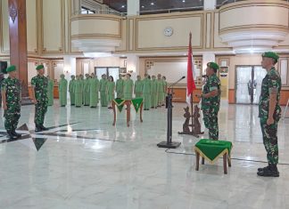 Pangdam V/Brawijaya Pimpin Upacara Serah Terima Jabatan Kababinminvetcaddam V/Brawijaya Pangdam V/Brawijaya Pimpin Upacara Serah Terima Jabatan Kababinminvetcaddam V/Brawijaya