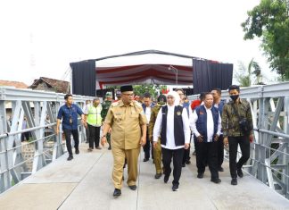 Resmikan Jembatan Bailey Kregenan Probolinggo, Gubernur Khofifah Optimistis Akses Pendidikan dan Sosial serta Ekonomi Masyarakat Meningkat Jembatan Braiyley
