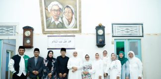 Hadiri Peringatan Haul ke-44, Gubernur Jawa Timur Khofifah Dukung Penuh Pengajuan KH. M. Bisri Syansuri Jadi Pahlawan Nasional Hadiri Peringatan Haul ke-44, Gubernur Jawa Timur Khofifah Dukung Penuh Pengajuan KH. M. Bisri Syansuri Jadi Pahlawan Nasional