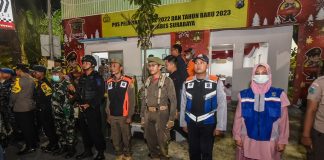 Patroli Keamanan di Malam Pergantian Tahun, Wali Kota Eri Pastikan Kondisi Surabaya Aman! Surabaya Raya