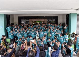 Kontingen PWNU Jatim Sabet Juara Umum Porseni NU, Gubernur Jawa Timur anggap ini Kado Indah Satu Abad NU Kontingen PWNU Jatim Sabet Juara Umum Porseni NU, Gubernur Jawa Timur anggap ini Kado Indah Satu Abad NU