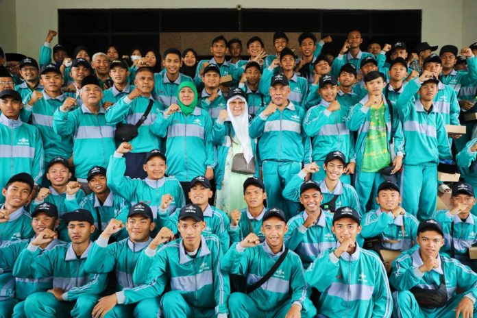 Lepas 459 Atlet Santri untuk Berlaga di Porseni 1 Abad NU Tahun 2023, Gubernur Jawa Timur Optimistis Insya Allah Jatim Juara Umum