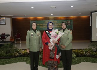 Ny. Shally Farid Makruf dikukuhkan Sebagai Ibu Raksakarini Sri Sena V/Brawijaya. Ini Pesan Pangdam V/Brawijaya Untuk Kowad Ny. Shally Farid Makruf dikukuhkan Sebagai Ibu Raksakarini Sri Sena VBrawijaya. Ini Pesan Pangdam VBrawijaya Untuk Kowad