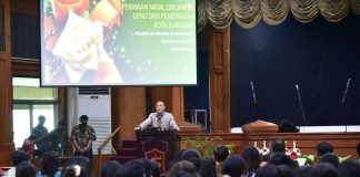 Perayaan Natal Oikumene Umat Kristiani di lingkungan DPRD dan Pemkot Surabaya, Wali Kota Surabaya Eri Cahyadi Ingatkan Toleransi Antar Umat Beragama Perayaan Natal Oikumene Umat Kristiani di lingkungan DPRD dan Pemkot Surabaya, Wali Kota Surabaya Eri Cahyadi Ingatkan Toleransi Antar Umat Beragama