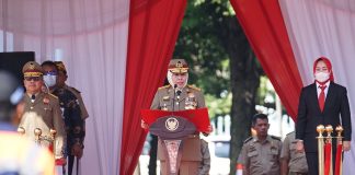 Peringati Bulan K3, Gubernur Jawa Timur Ajak Perusahaan Perhatikan Kesehatan Pekerja dari Penyakit TBC Peringati Bulan K3, Gubernur Jawa Timur Ajak Perusahaan Perhatikan Kesehatan Pekerja dari Penyakit TBC