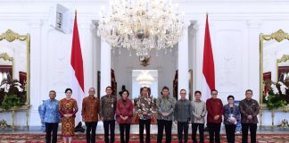 Presiden Jokowi Bertemu Perwakilan Industri Jasa Keuangan di Istana Merdeka Presiden Jokowi Bertemu Perwakilan Industri Jasa Keuangan di Istana Merdeka