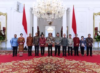 Presiden Jokowi Bertemu Perwakilan Industri Jasa Keuangan di Istana Merdeka Presiden Jokowi Bertemu Perwakilan Industri Jasa Keuangan di Istana Merdeka